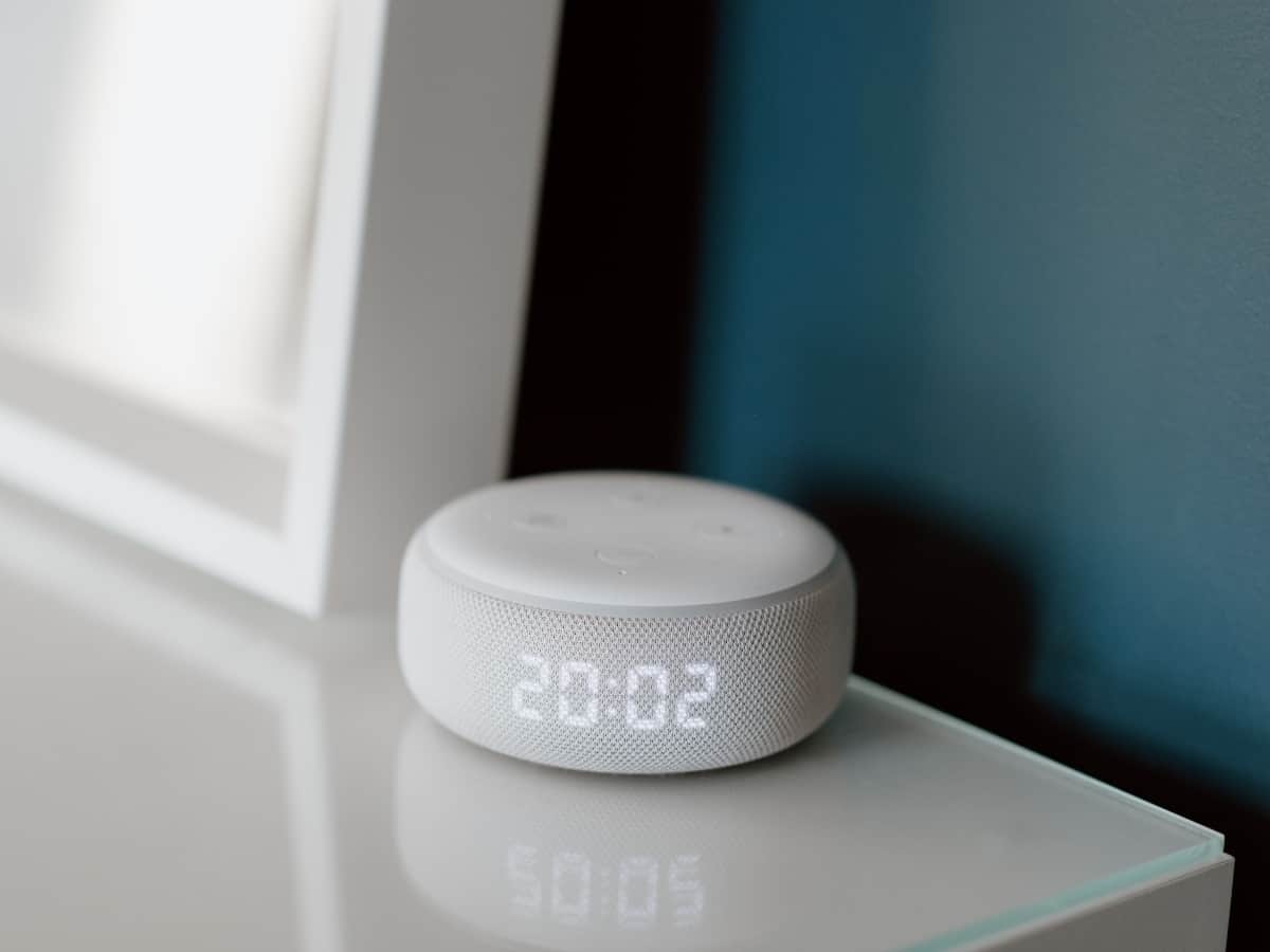 an alexa showing the time of day, to be used as an alarm clock