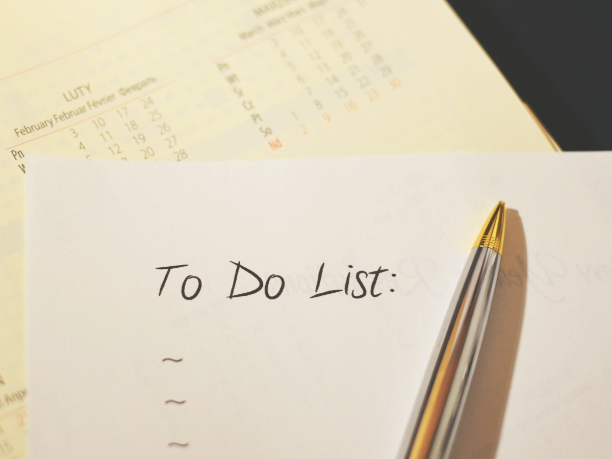 a to do list or reminders to create a schedule for items